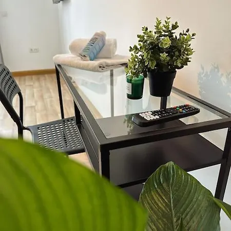 Lejlighed Geraeumige 3-schlafzimmer-wohnung In Nahe Uni *