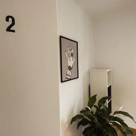 Lejlighed Geraeumige 3-schlafzimmer-wohnung In Nahe Uni *