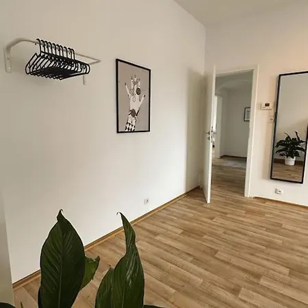 Geraeumige 3-schlafzimmer-wohnung In Nahe Uni * Кобленц