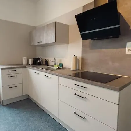 Lejlighed Geraeumige 3-schlafzimmer-wohnung In Nahe Uni