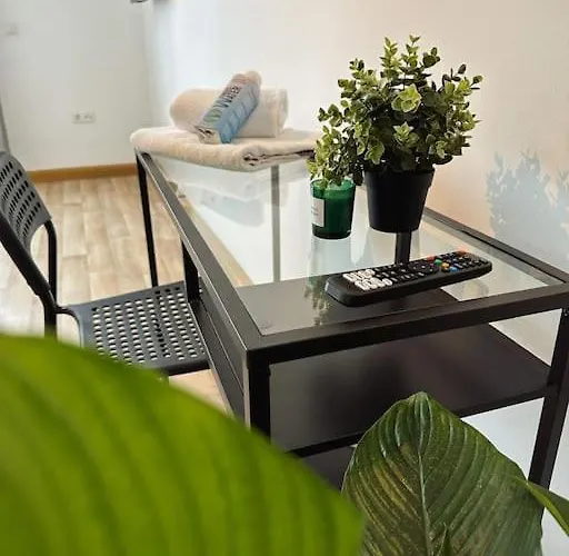 Apartamento Geraeumige 3-schlafzimmer-wohnung In Nahe Uni *