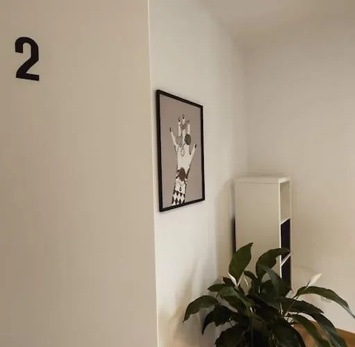 Apartamento Geraeumige 3-schlafzimmer-wohnung In Nahe Uni *