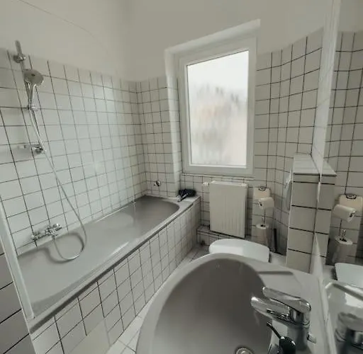 Apartamento Geraeumige 3-schlafzimmer-wohnung In Nahe Uni Coblença