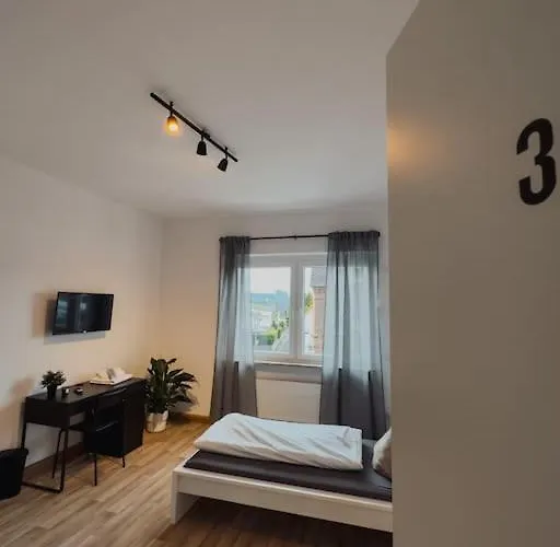 Geraeumige 3-schlafzimmer-wohnung In Nahe Uni Apartamento Coblença